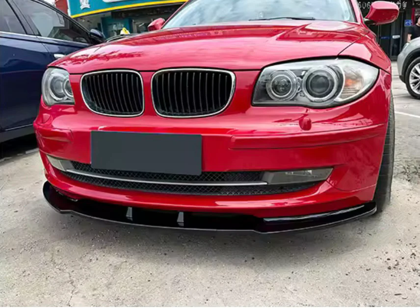 BMW E81 E82 E87 E88, Etupuskurin lippa kiiltävän musta vakio puskuriin - Image 5