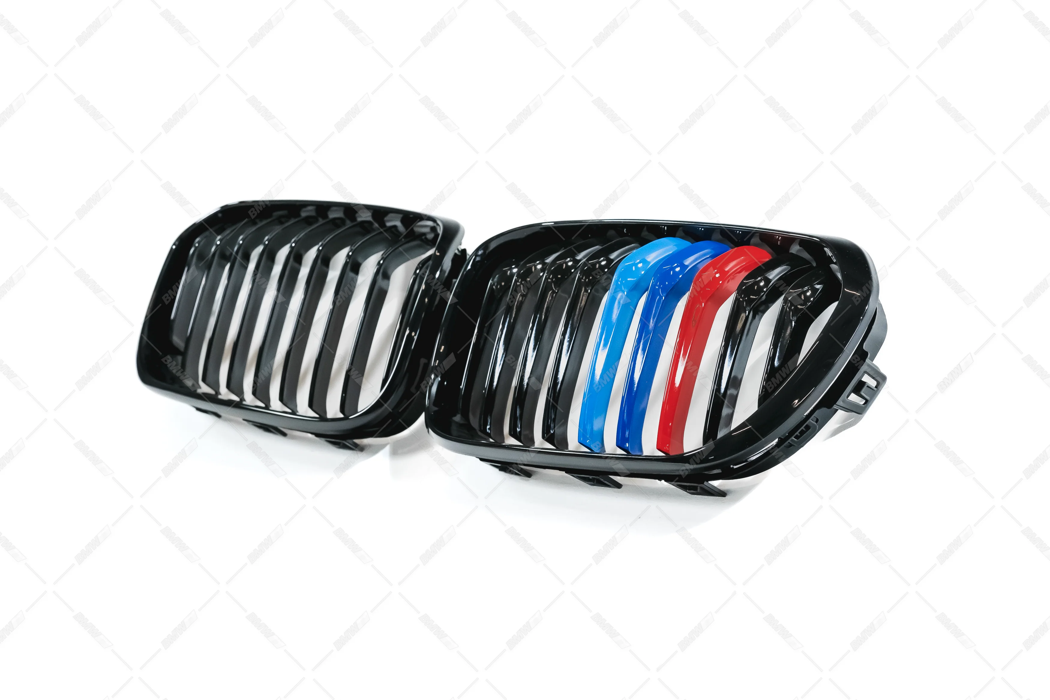 BMW E81 E82 E87 E88 LCI , Kiiltävän mustat / M-color munuaiset - Image 2