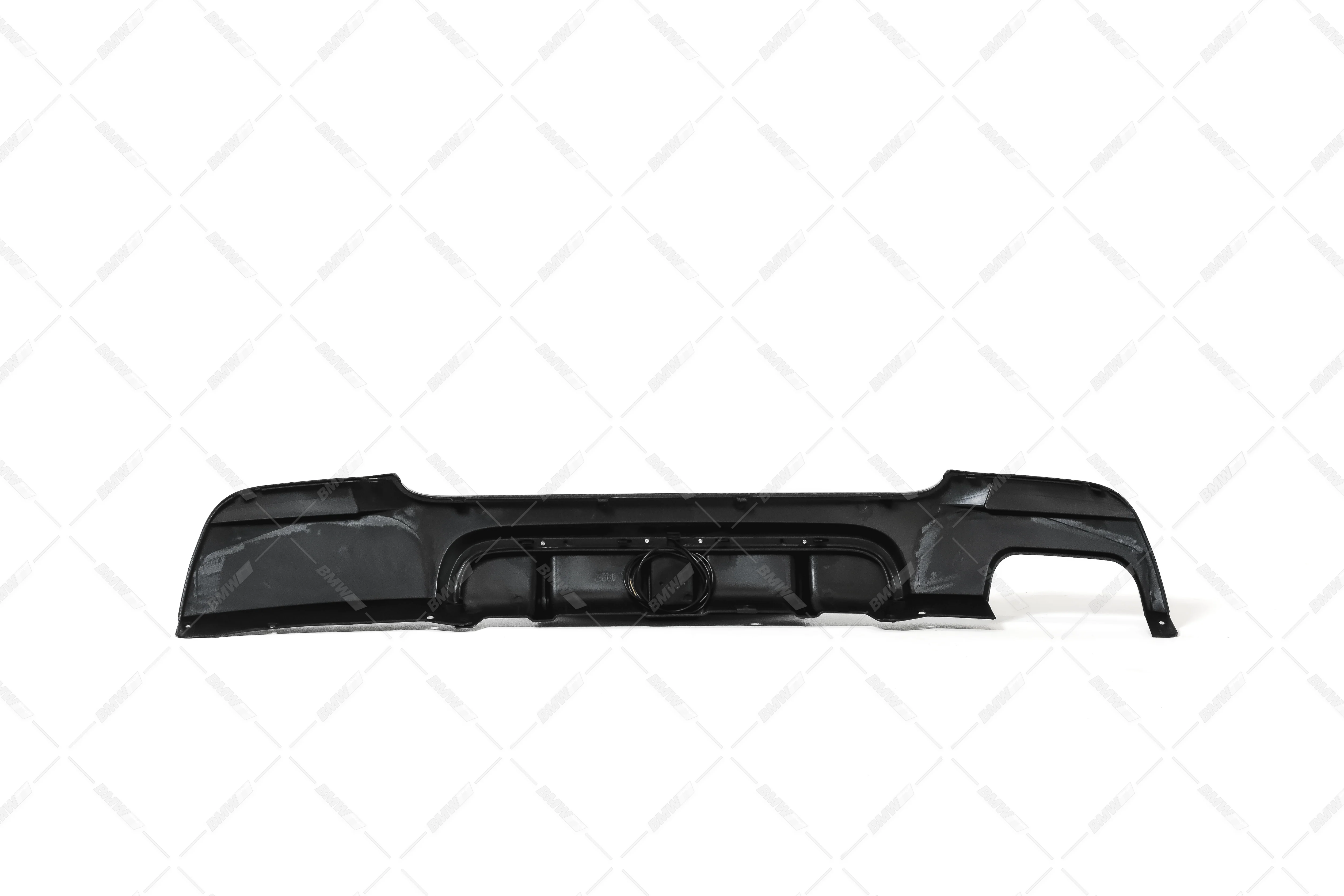 BMW E92 E93 06-13 M-Performance takapuskurin diffusori jarruvalolla kiiltävän musta - Image 4