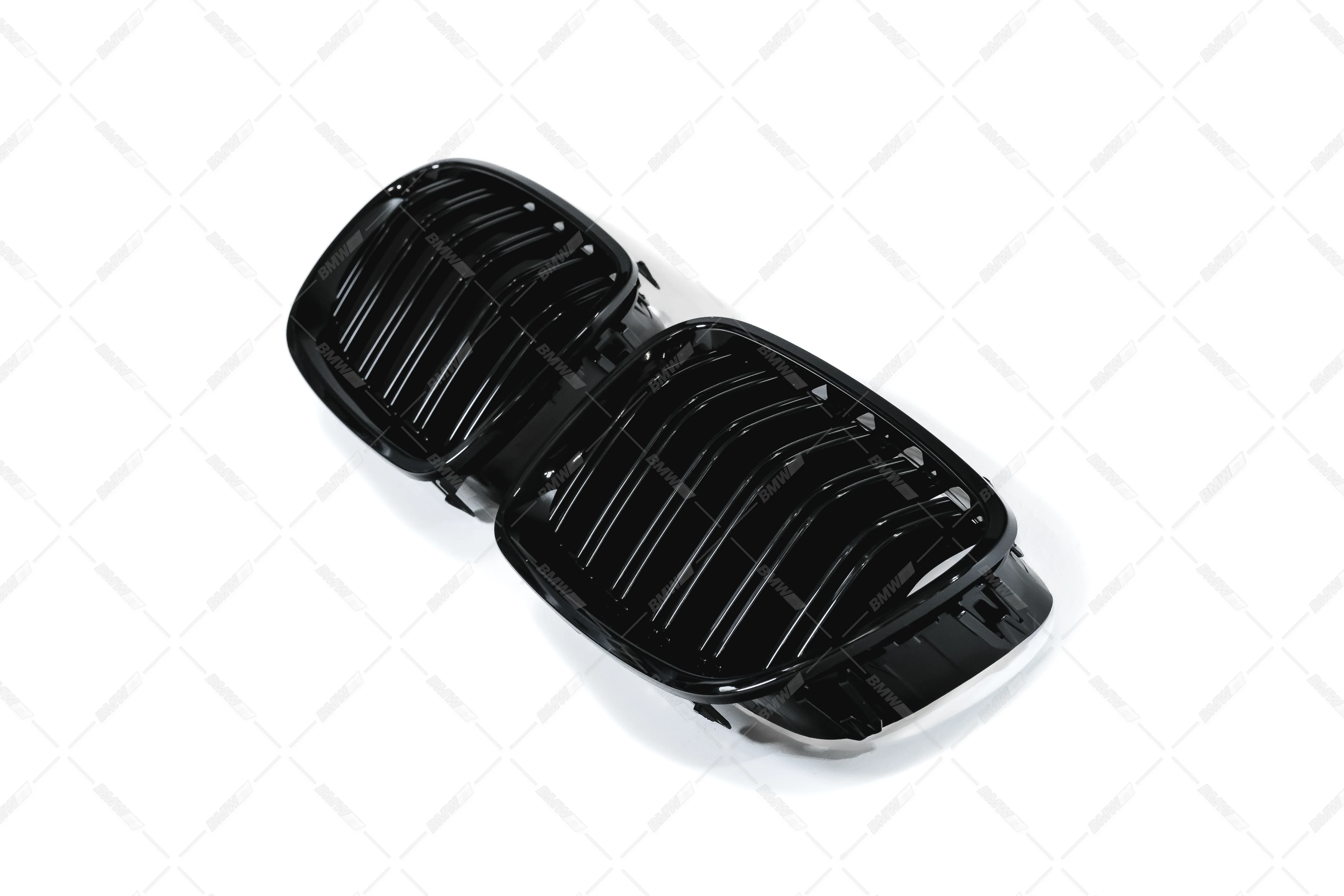 BMW F10 F11, M5-Look kiiltävän mustat munuaiset - Image 3