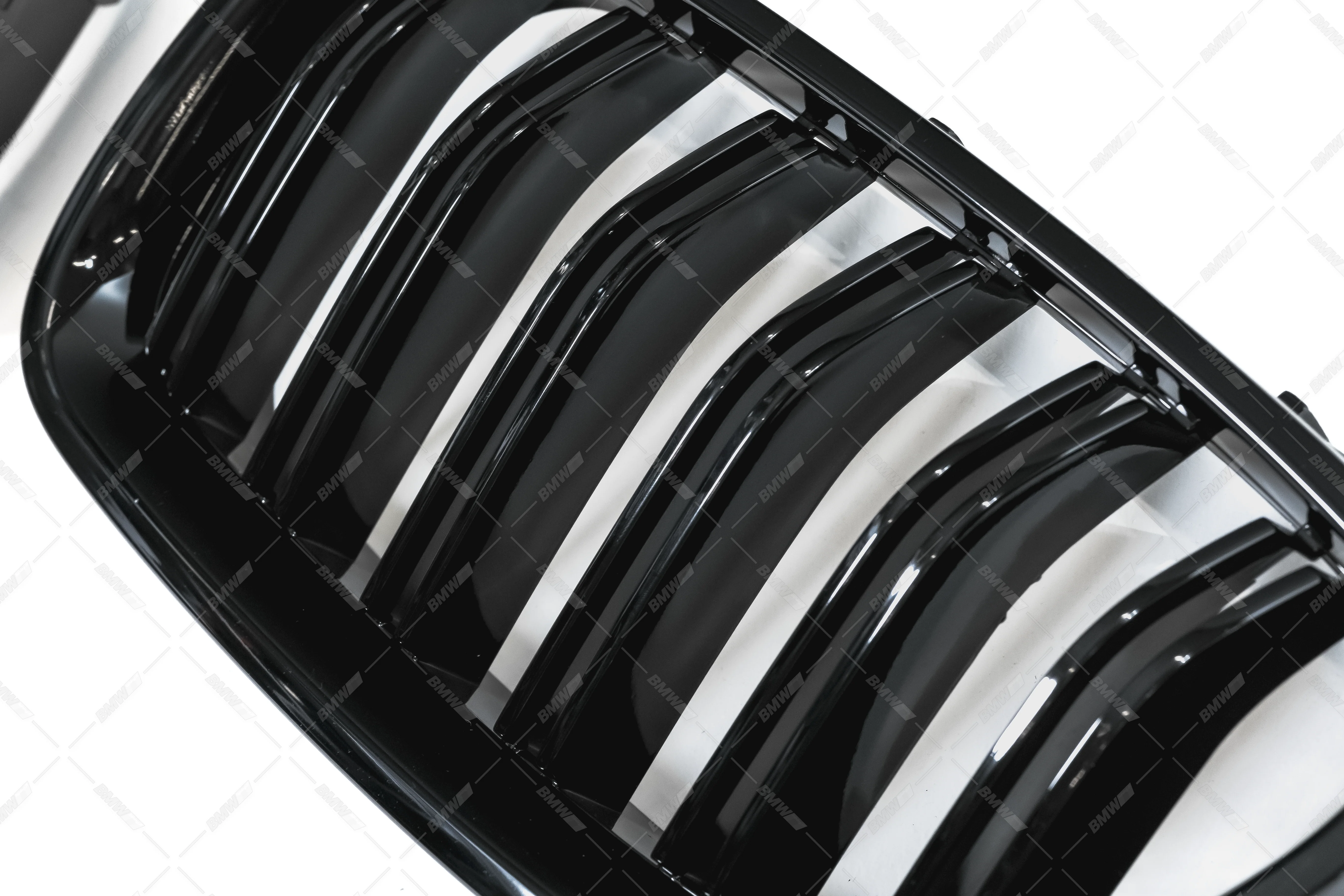 BMW F10 F11, M5-Look kiiltävän mustat munuaiset - Image 4