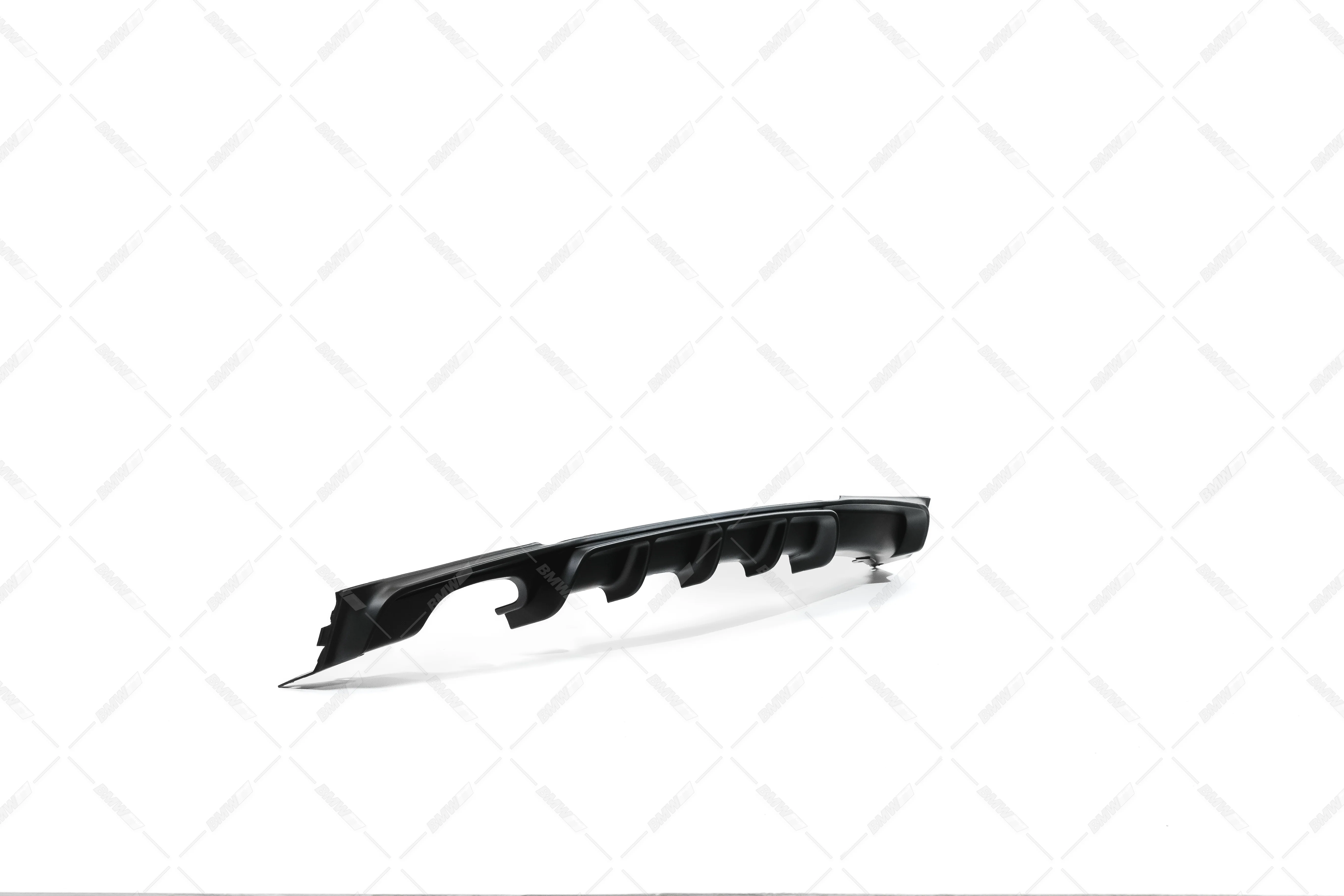BMW F30 F31 11-18 M-Performance diffussori M-Sport takapuskuriin matta musta - Image 7