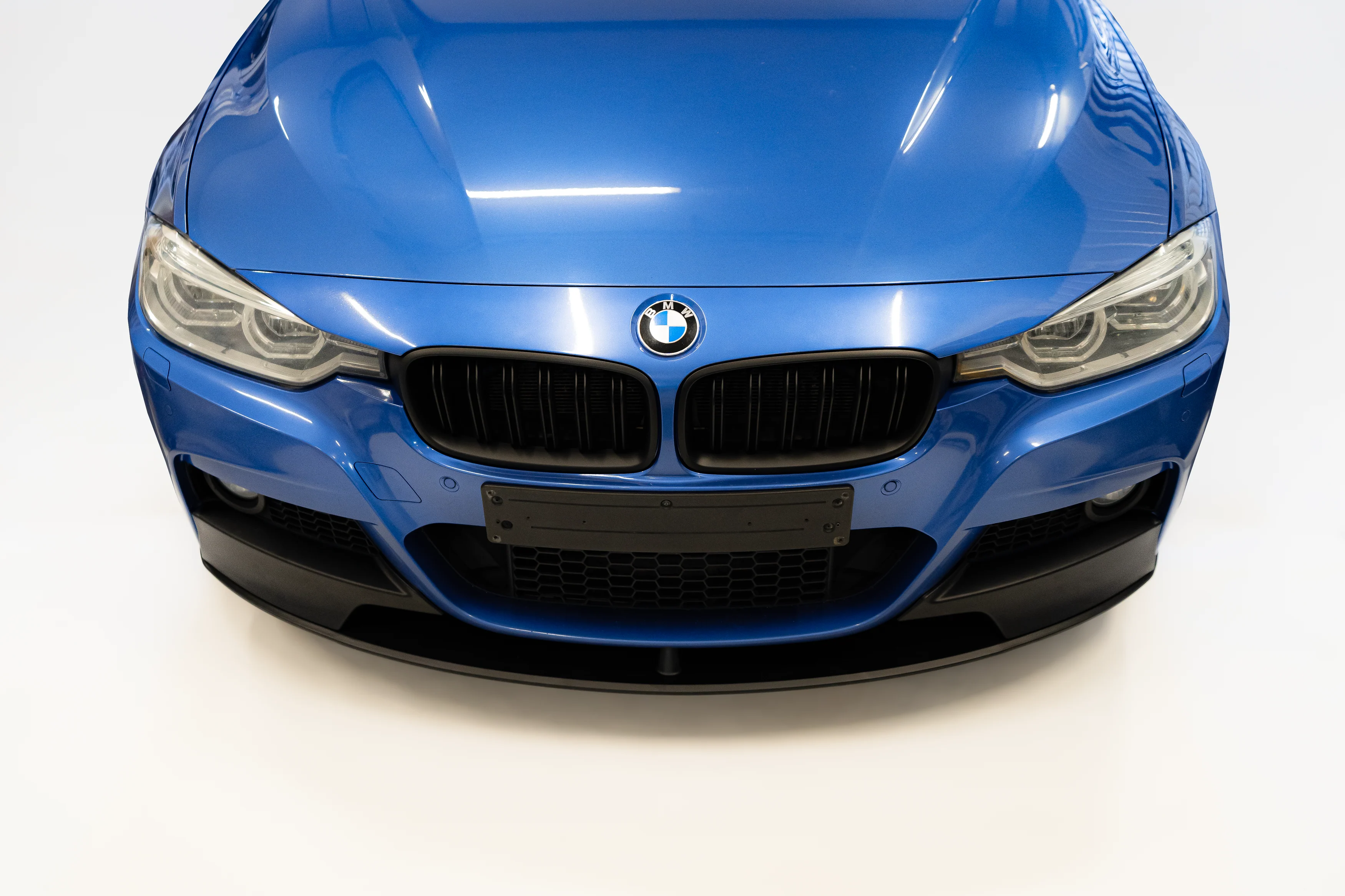 BMW F30 F31, M-look matta mustat munuaiset - Image 6