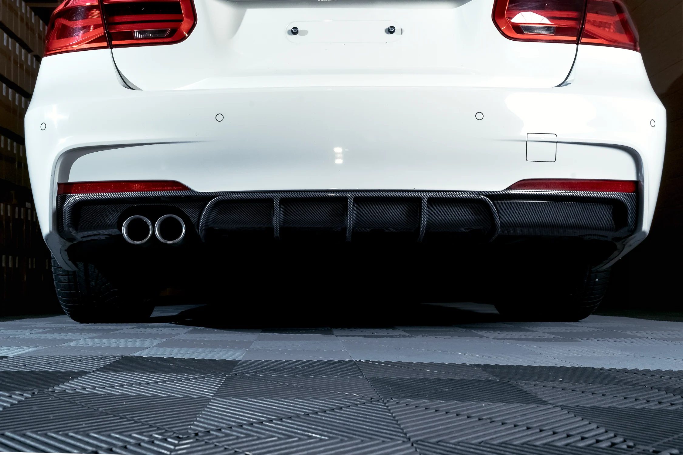 BMW F30 F31 M-Performance diffuusori M-Sport takapuskuriin, carbon look - Image 8
