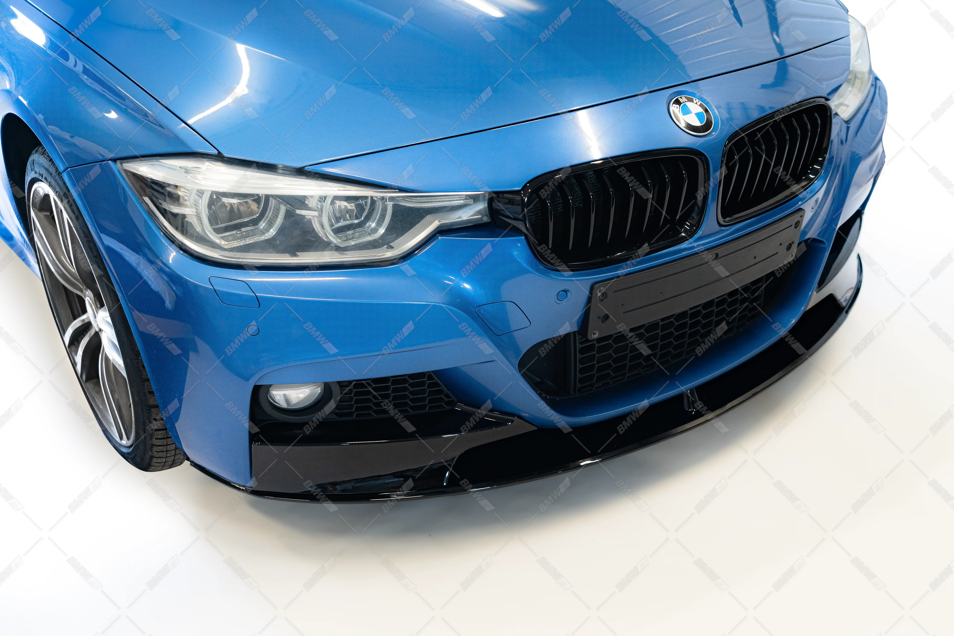 BMW F30 F31 M-performance etupuskurin lippa kiiltävän musta - Image 3