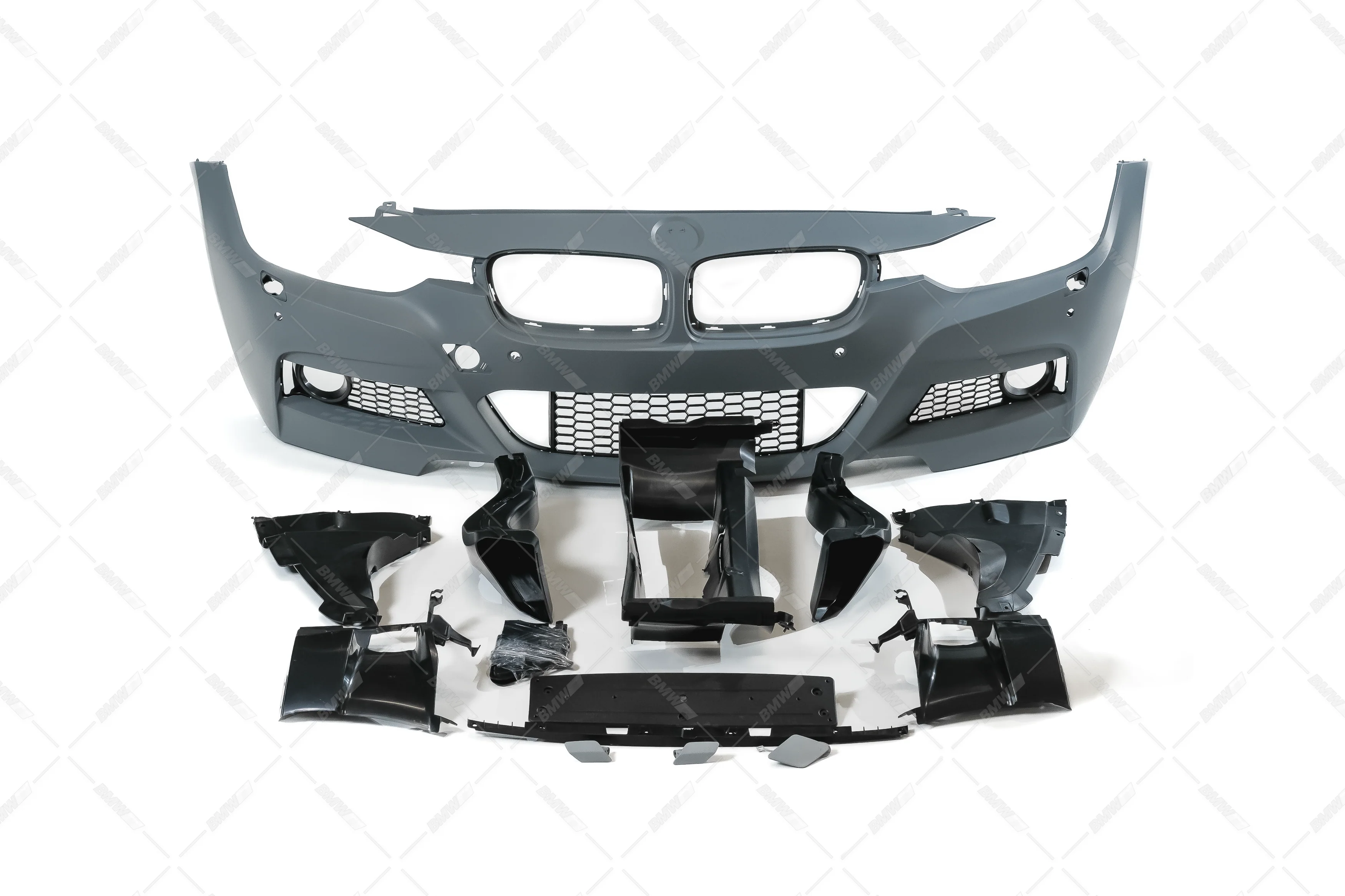 BMW F30 F31, M-sport -Look etupuskuri PDC, SRA - Image 8