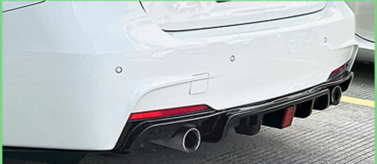 BMW F30 F31 Diffusori + splitterit, jarruvalolla kiiltävän musta - Image 2