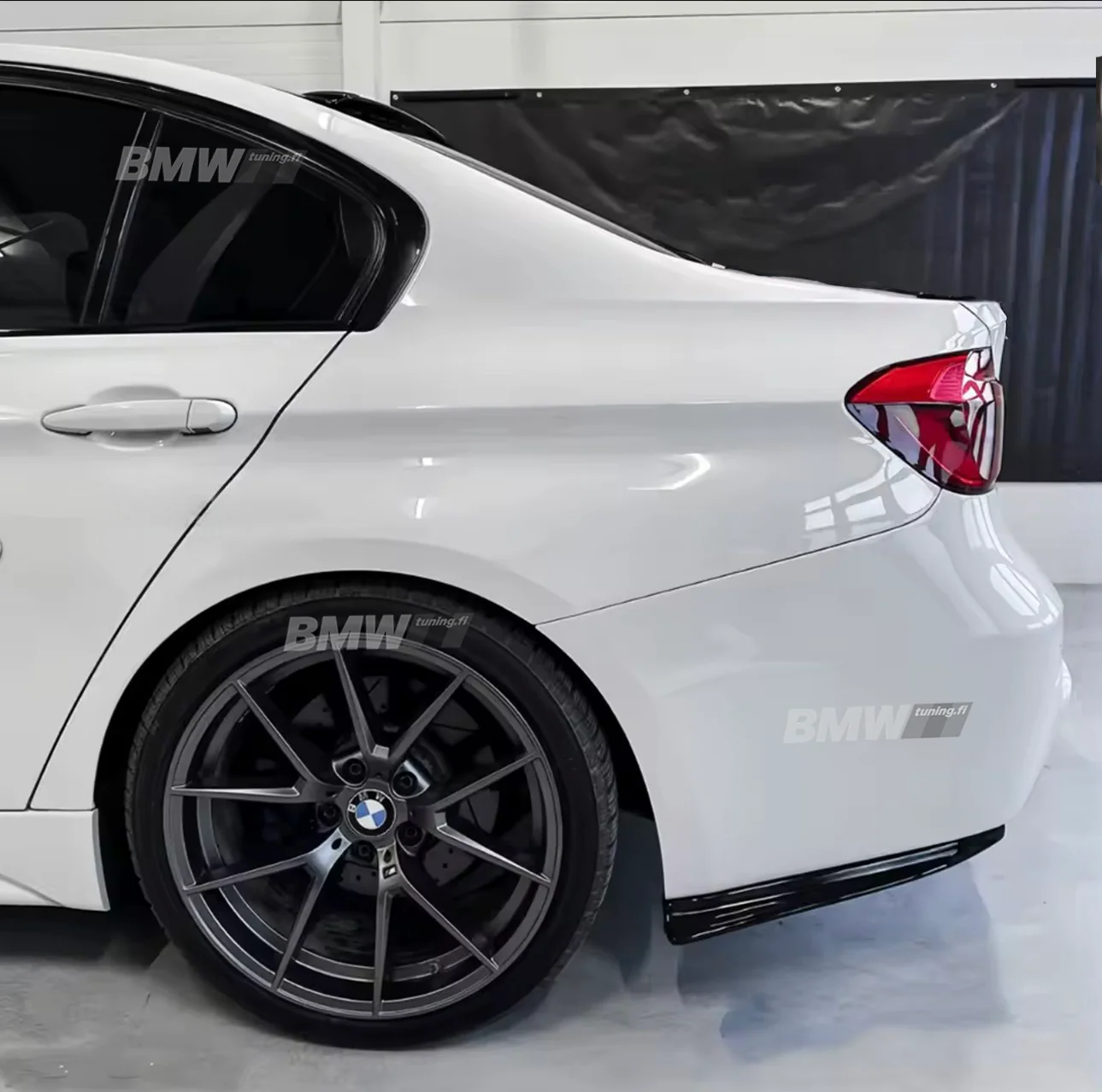 BMW F30 F31, PSM takapuskurin kiiltävän mustat lisäpalat - Image 3