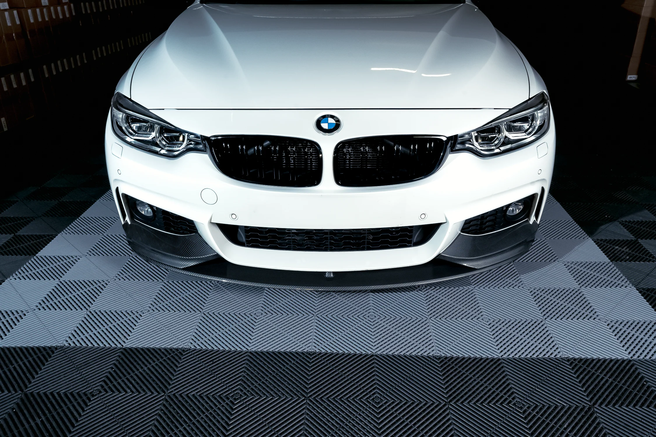 BMW F32 F33 F36 M-performance etupuskurin lippa carbon look - Image 5