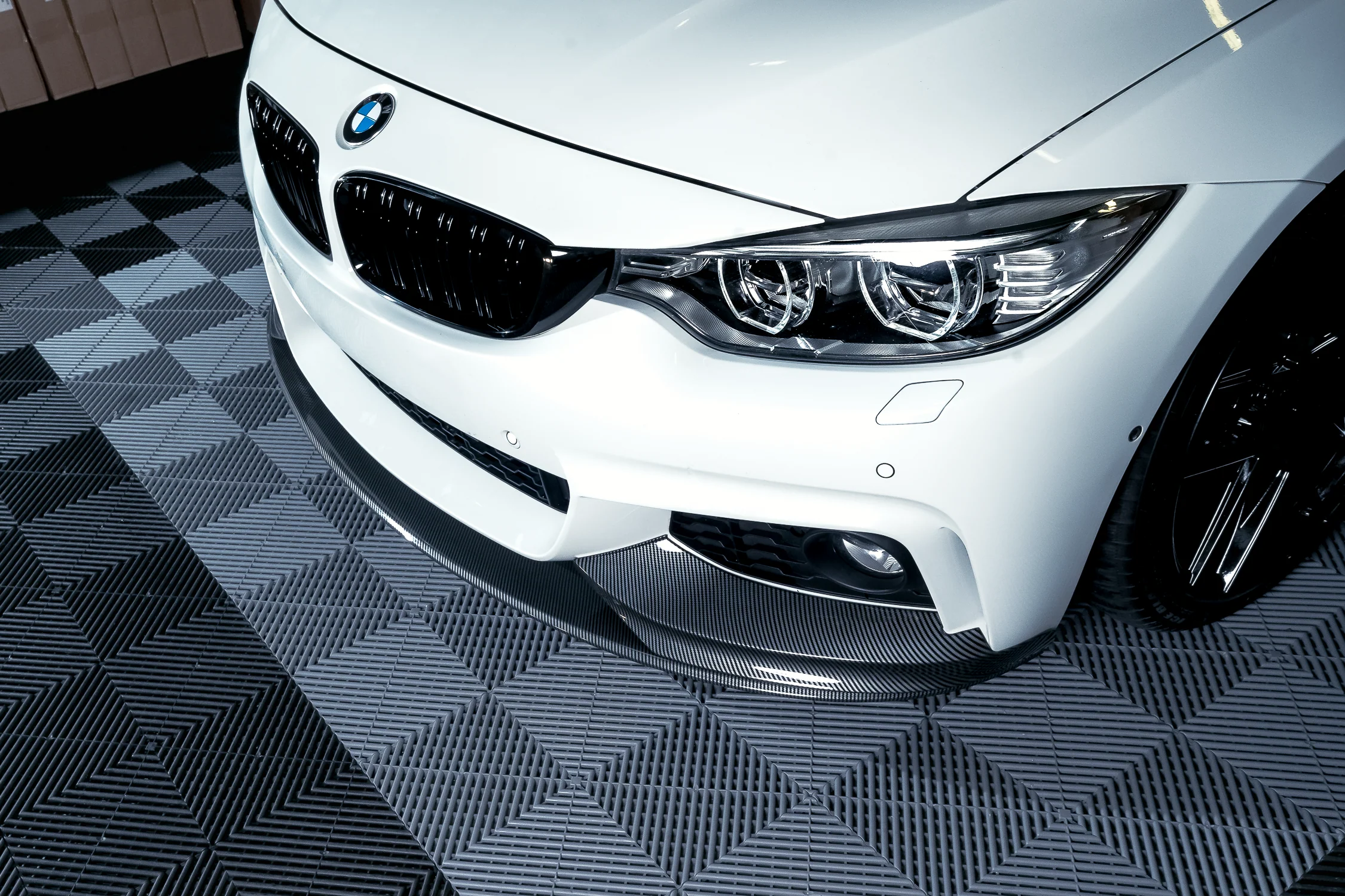 BMW F32 F33 F36 M-performance etupuskurin lippa carbon look - Image 6