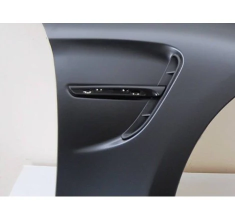 Bmw F32 F33 F36 M4-look lokasuojat - Image 3