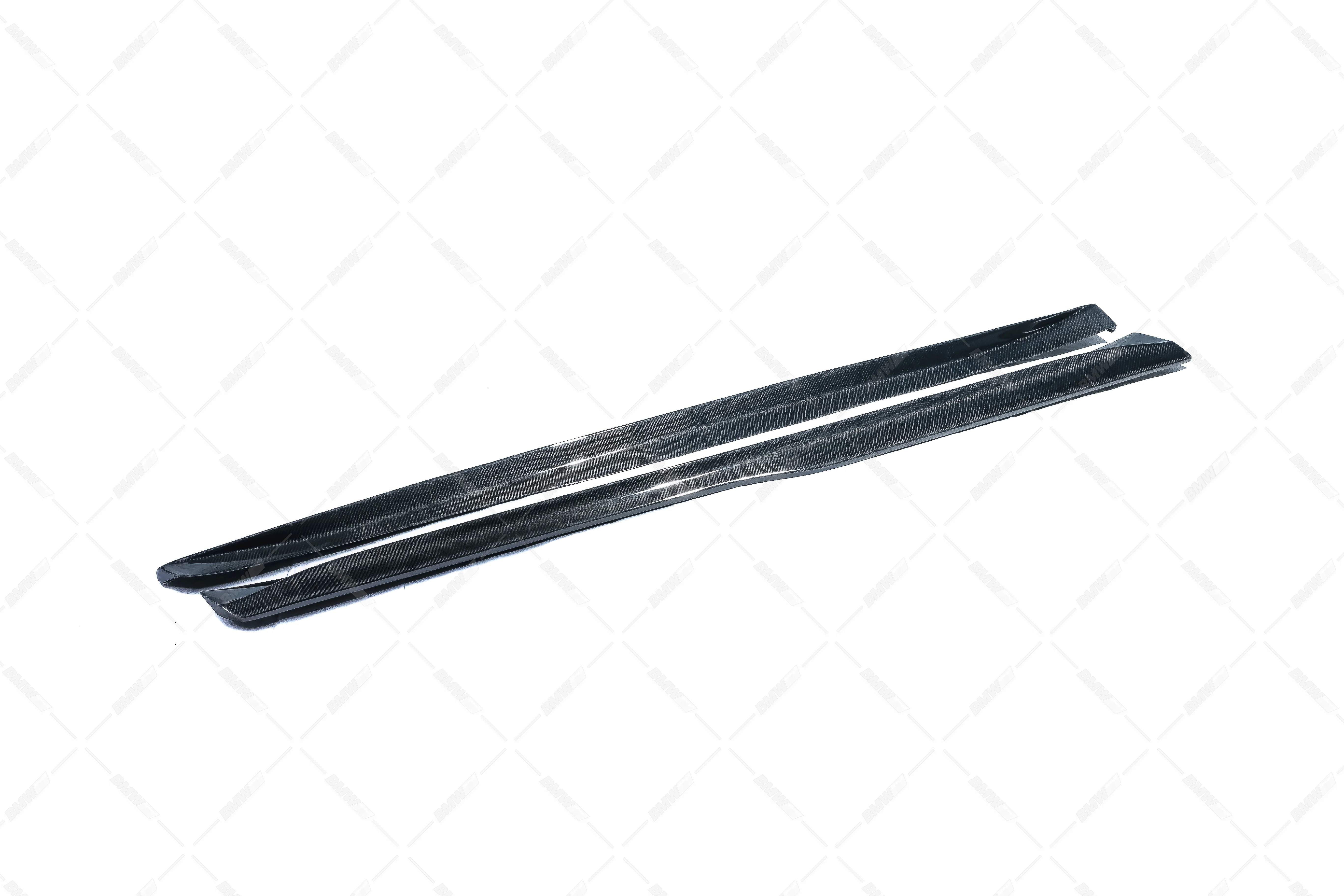 BMW F82 F83. helmojen lisäosat aitohiilikuitu - Image 4