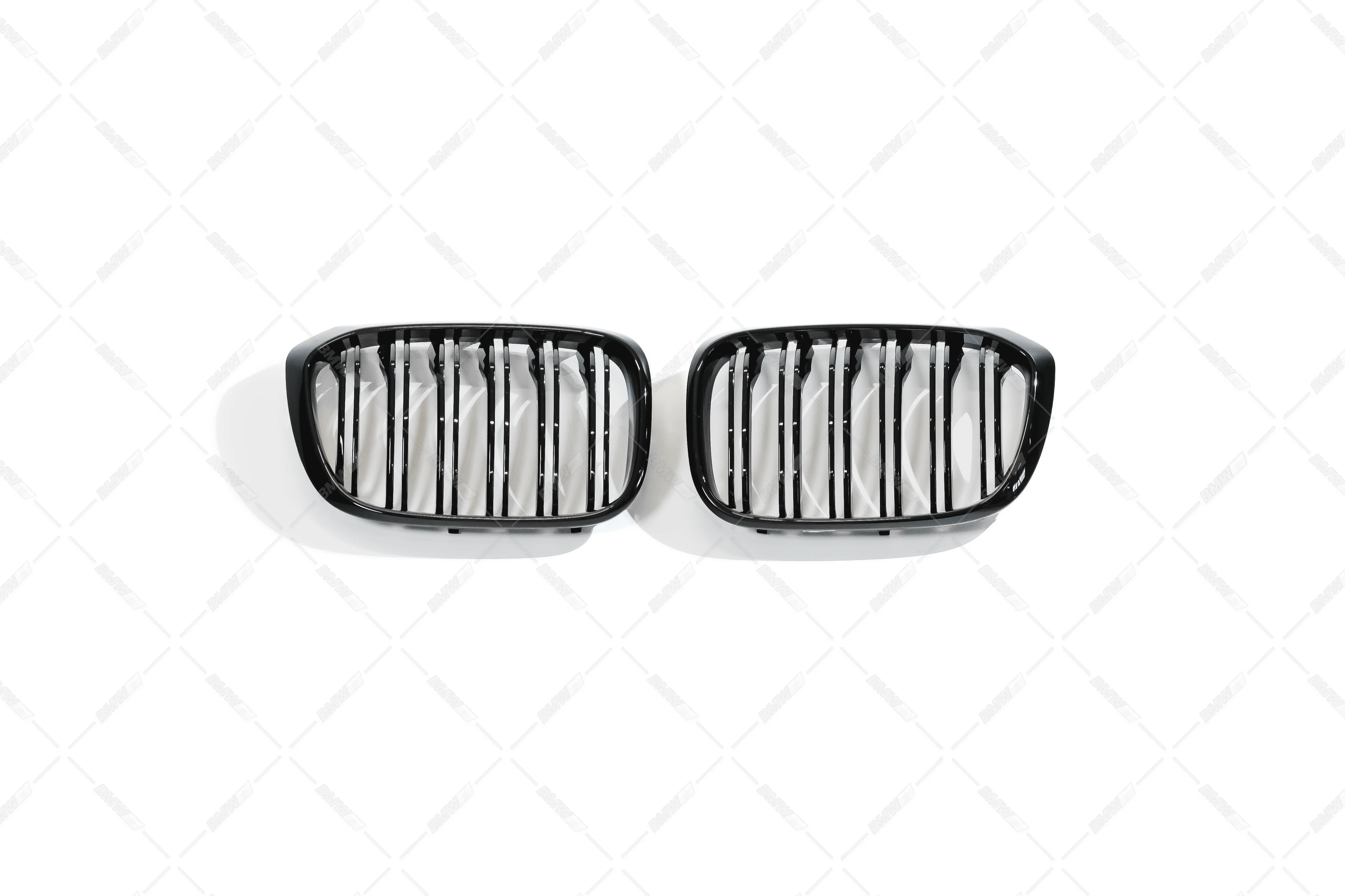 BMW G01 X3 , G02 X4, M-look kiiltävän mustat munuaiset - Image 3