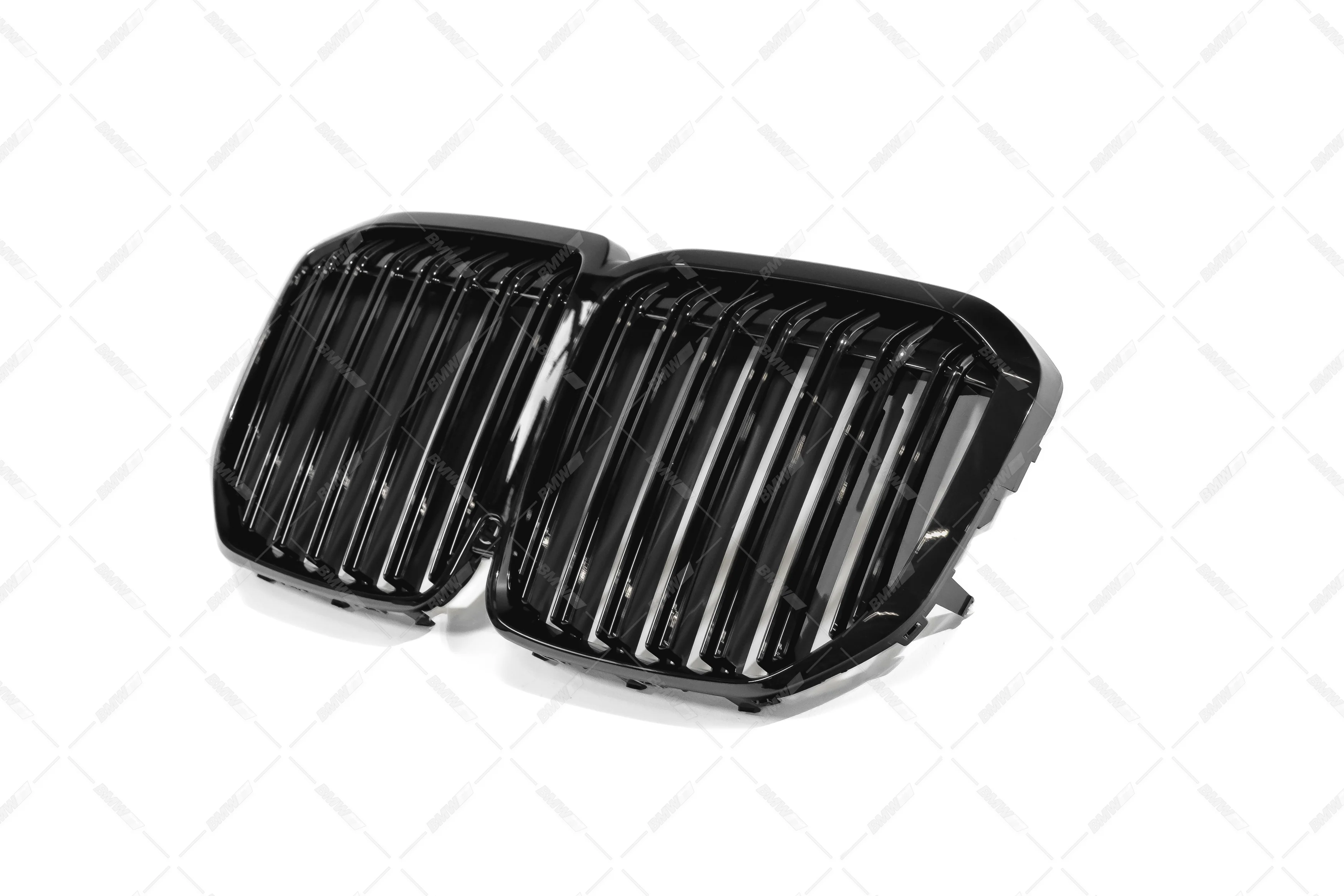 BMW G07 X7, Kiiltävän mustat M-look munuaiset - Image 3