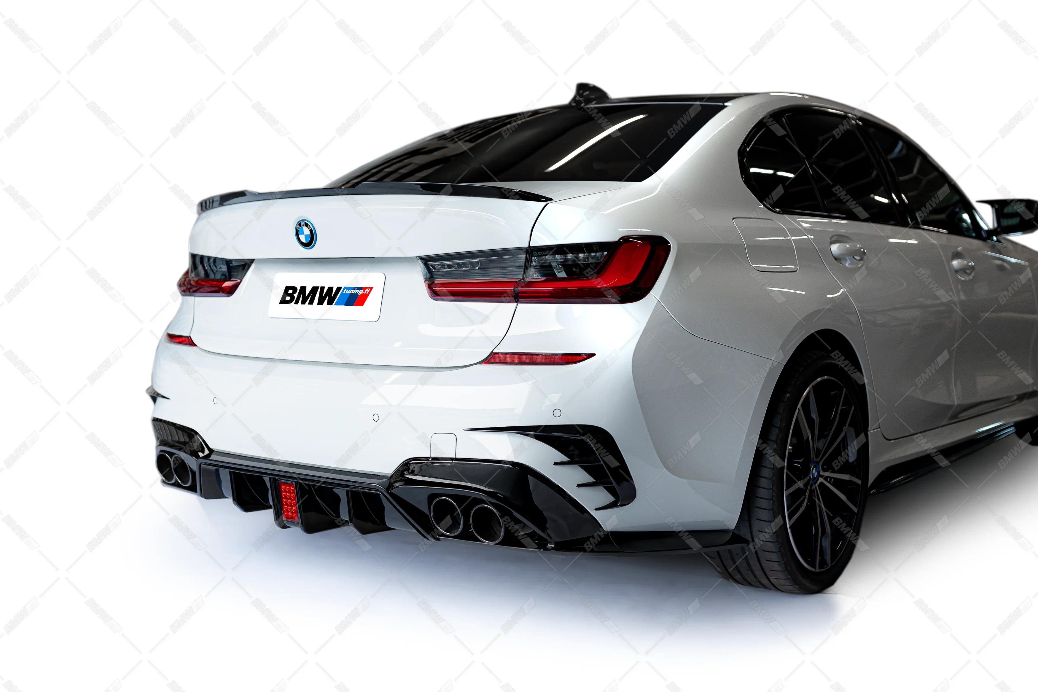 BMW G20 / G21 Erikoisdiffuusori jarruvalolla kiiltävän musta - Image 7