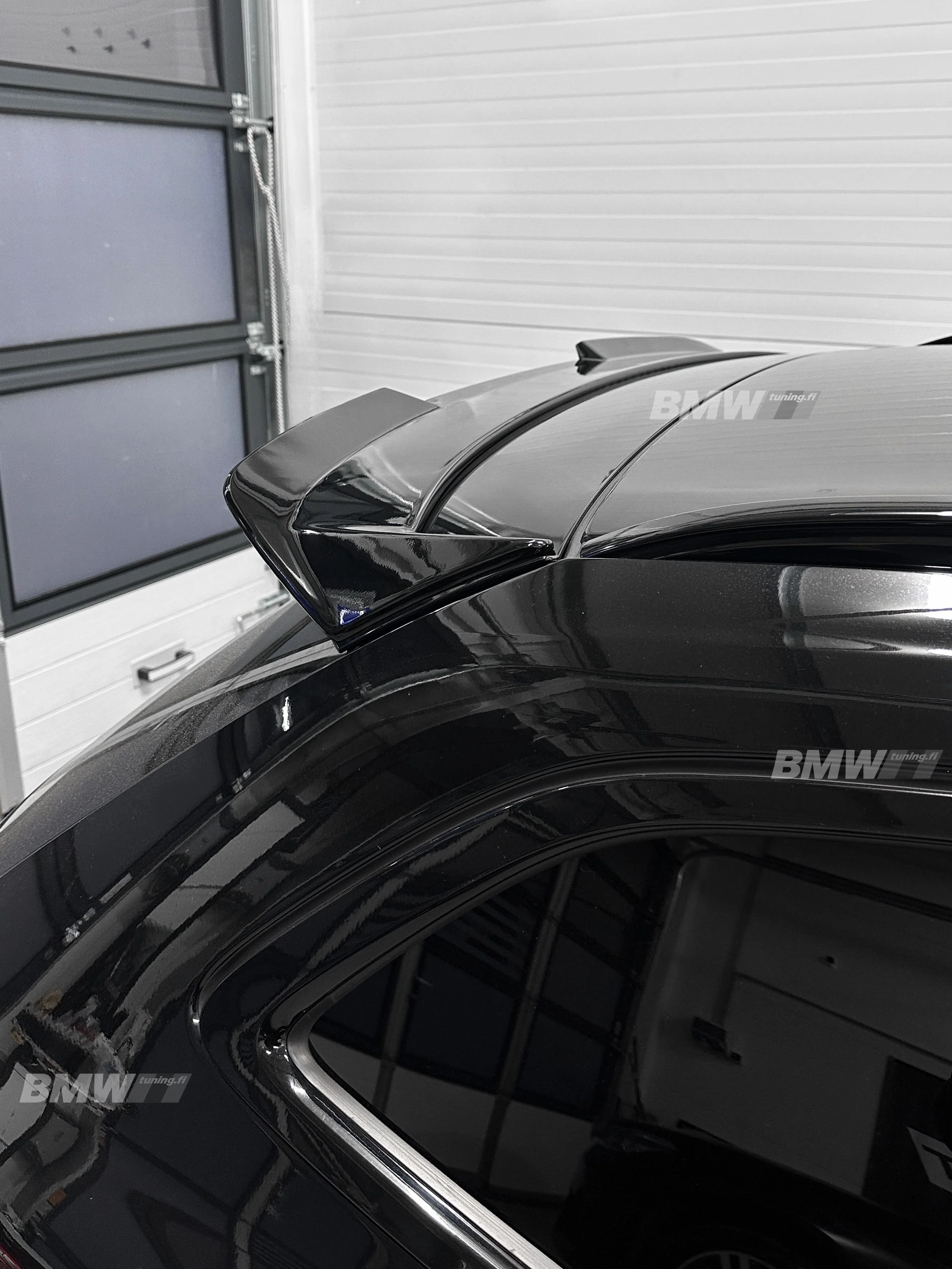 BMW G21 M-Performance Takaspoileri Kiiltävän Musta - Image 6