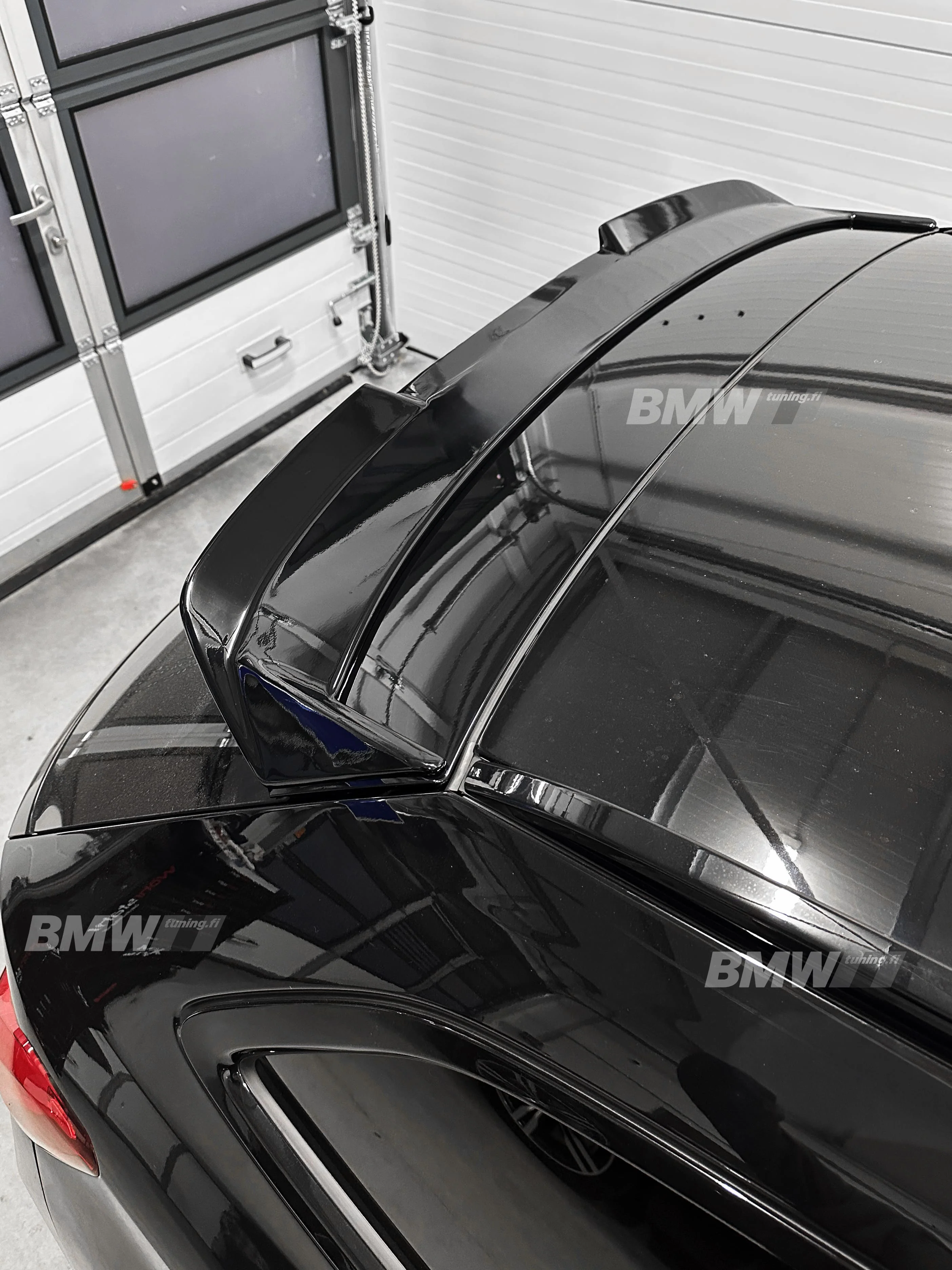 BMW G21 M-Performance Takaspoileri Kiiltävän Musta - Image 7