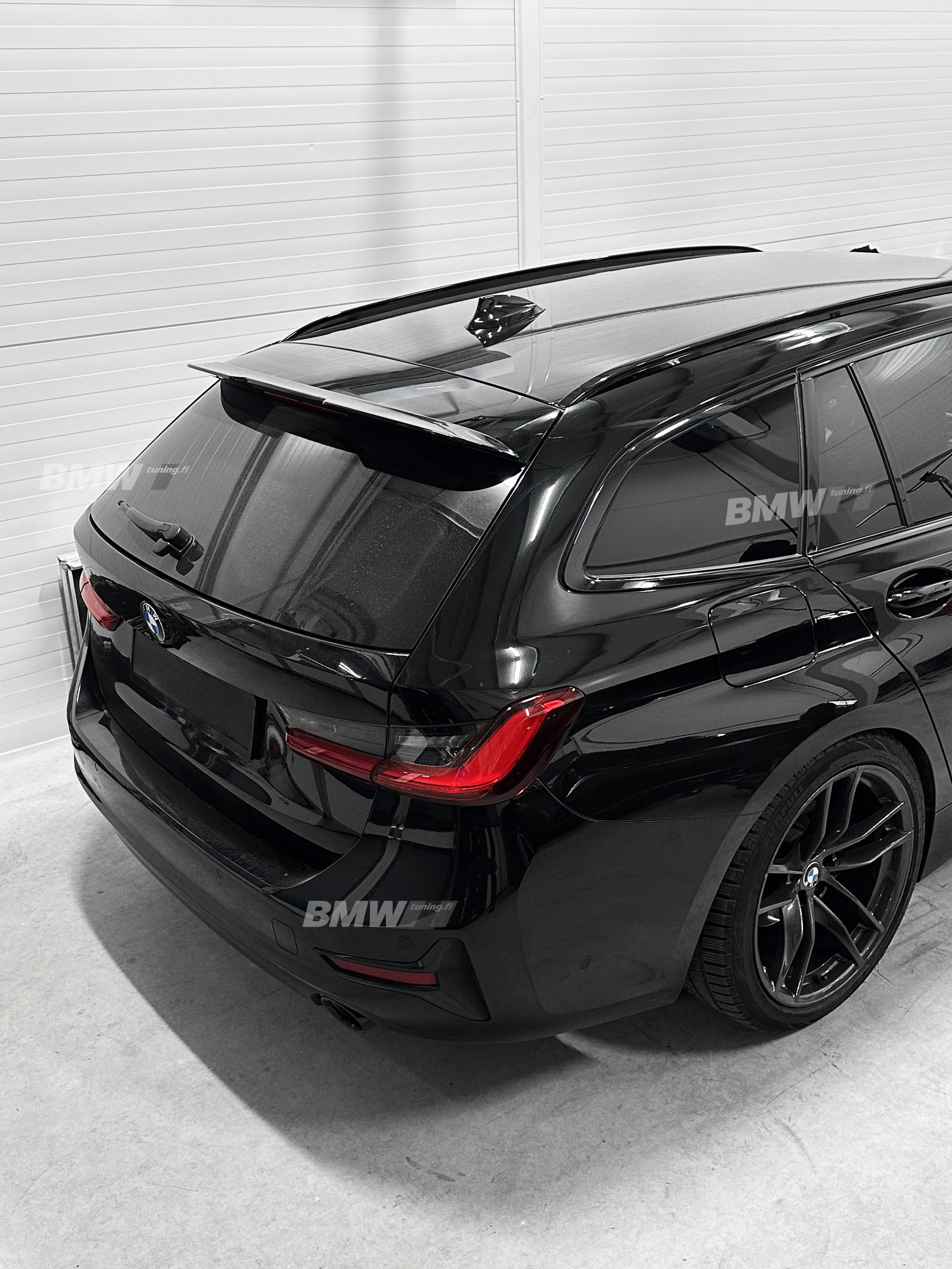 BMW G21 MX Takaspoileri Kiiltävän Musta - Image 3