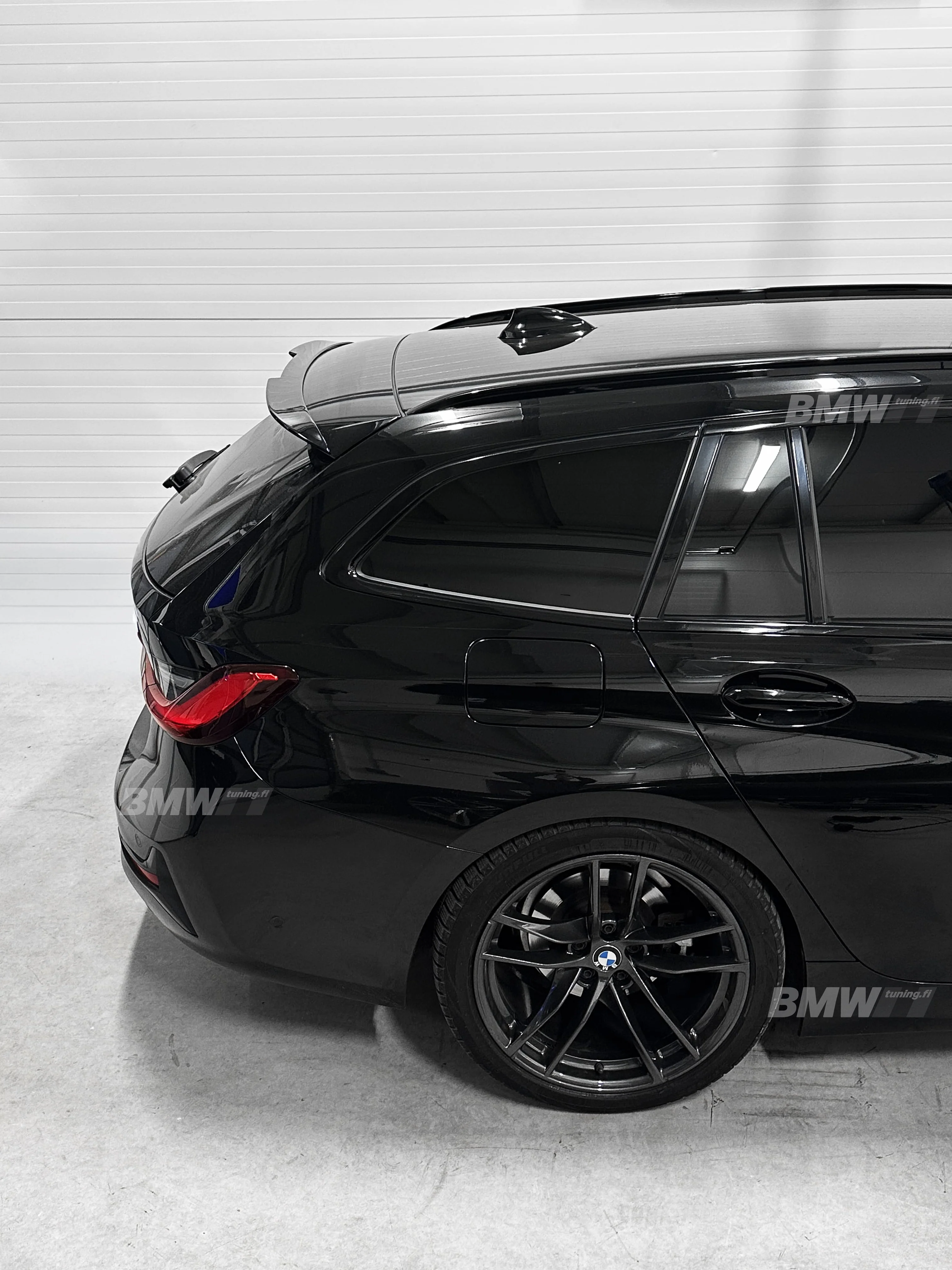 BMW G21 MX Takaspoileri Kiiltävän Musta - Image 6