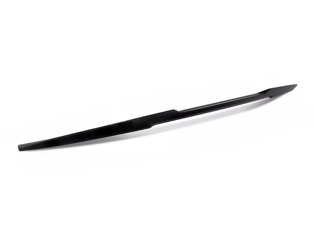 BMW G26, M4 kiltävän musta
takaspoileri - Image 3
