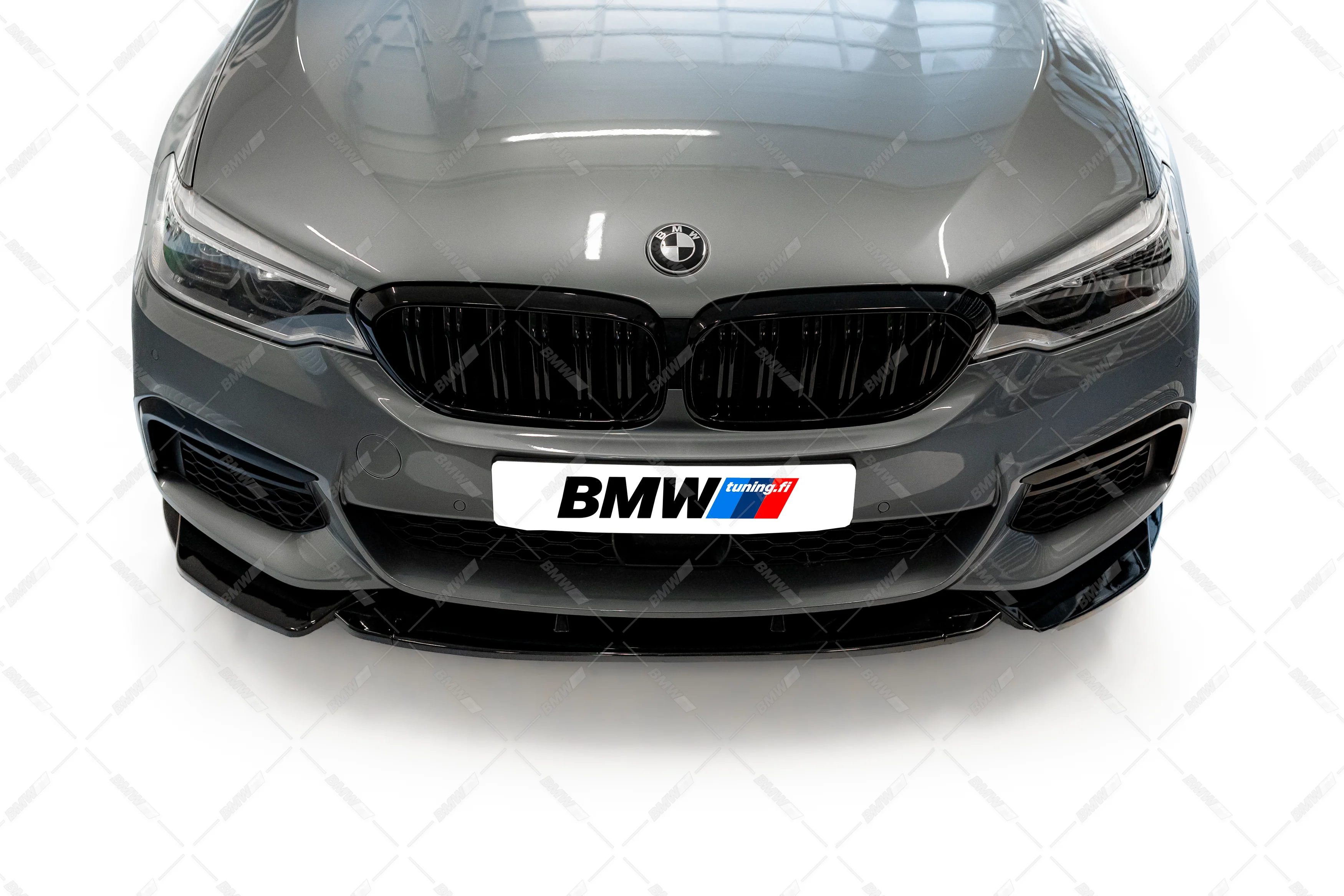 BMW G30 G31 , M5 look kiiltävän mustat munuaiset - Image 4