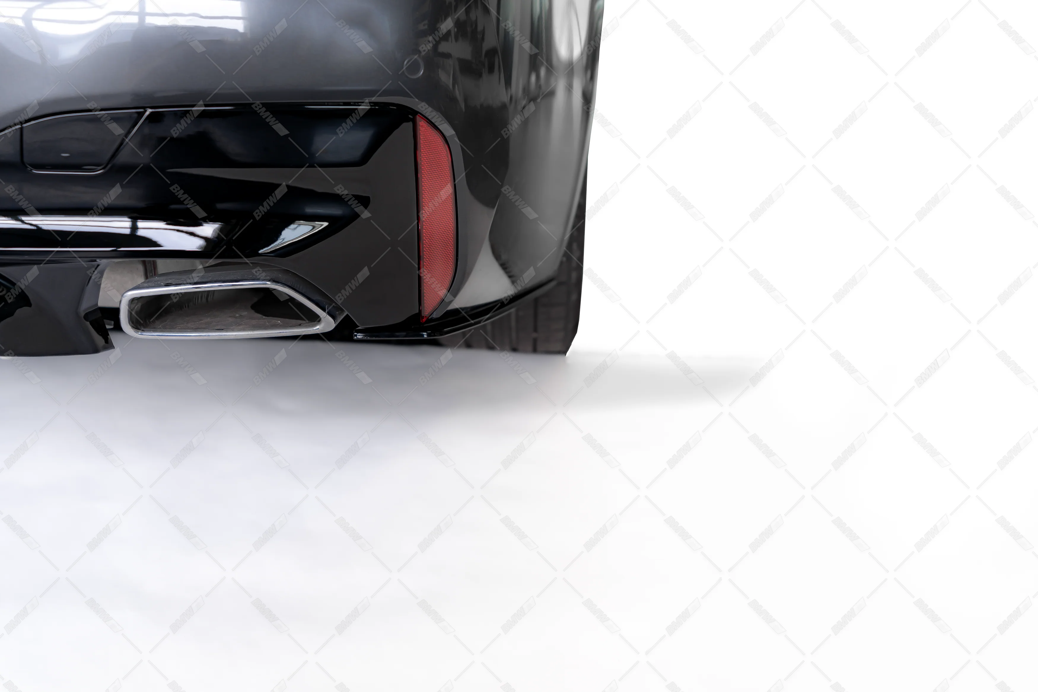 BMW G30 G31, takapuskurin kiiltävän mustat lipat lisäpalat, kulmasplitterit - Image 6