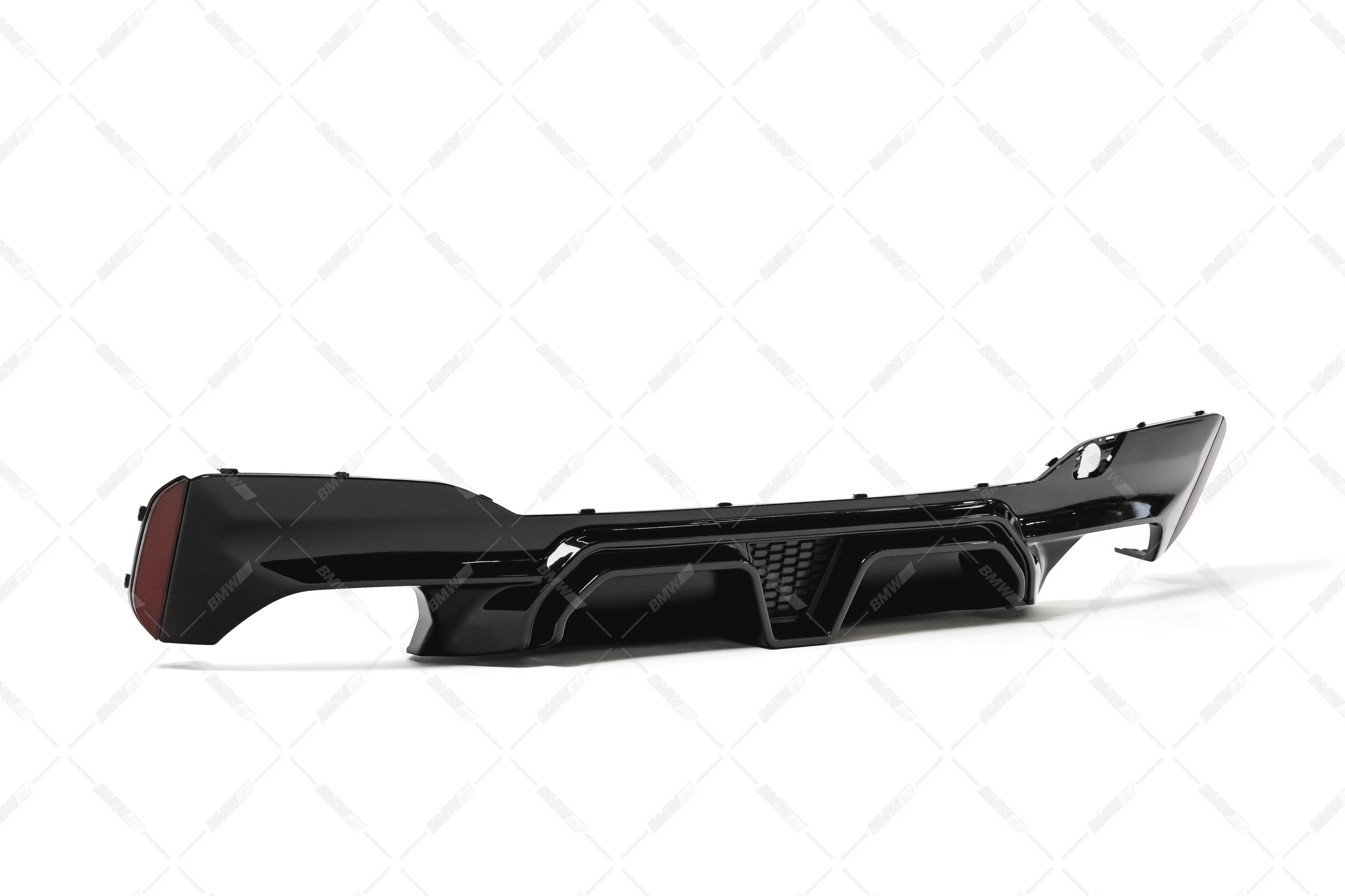 BMW G30 G31, M5 CS takapuskurin diffuusori kiiltävän musta - Image 6