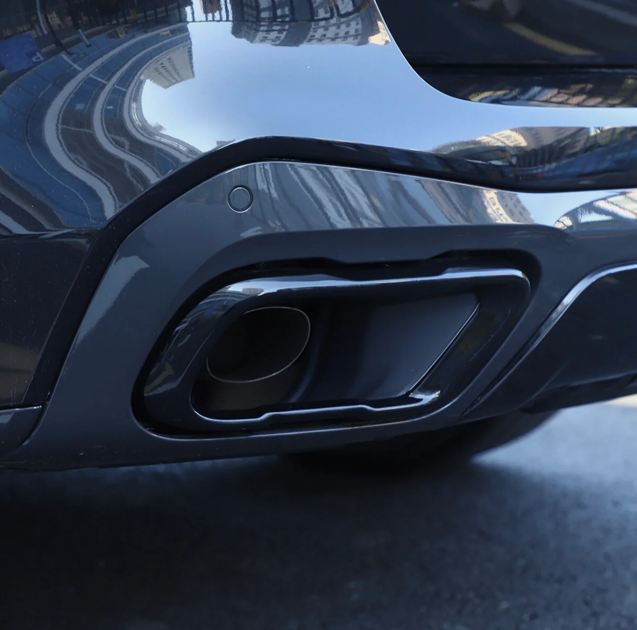 BMW X5 G05 X6 X7 2018 → Putkenpäiden kiiltävän mustat kuoret - Image 4